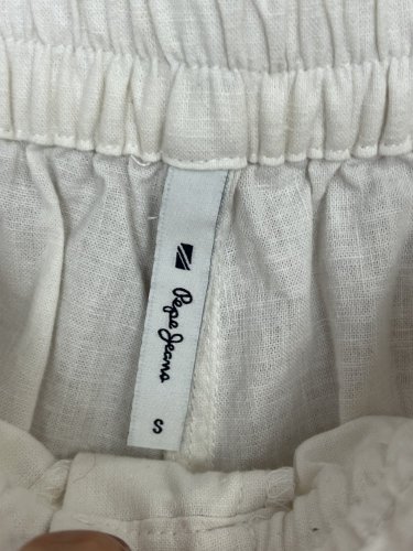 Přírodní kraťasy Pepe Jeans 44 % len 56 % bavlna