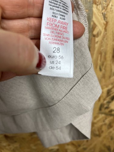 Přírodní kardigan Made in Great Britain 62 % len 38 % viskoza