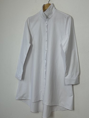 Prodloužená košile Made in Italy s podílem bavlny a elastanu