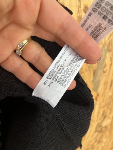 Šaty Zara 60 % polyester 40 % viskoza