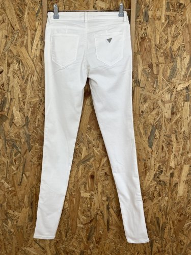 Skinny džíny GUESS s podílem bavlny a elastanu