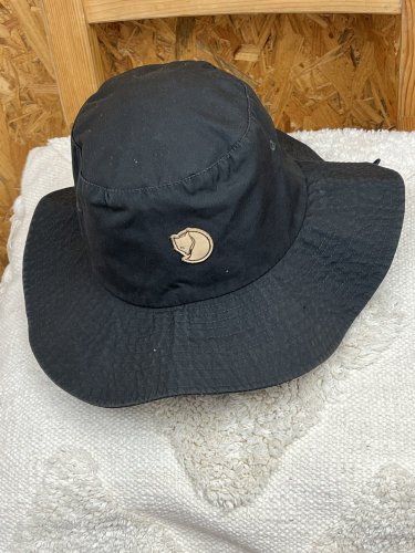 Cestovatelský klobouk Fjallraven 65 % polyester