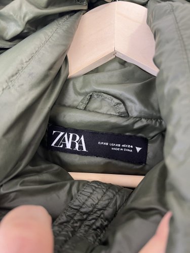 Krásná bunda ZARA 100 % nylon