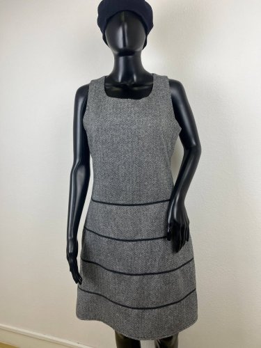 Nadčasové vlněné šaty Xanaka s podílem vlny a polyesteru