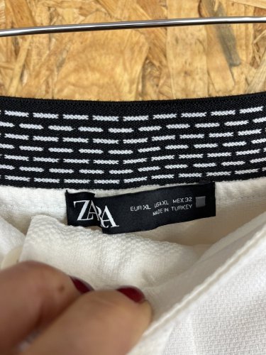 Oversize kalhoty ZARA 67 % polyester 29 % viskoza