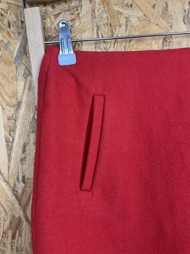 Vlněná sukně Esprit 60 % vlna