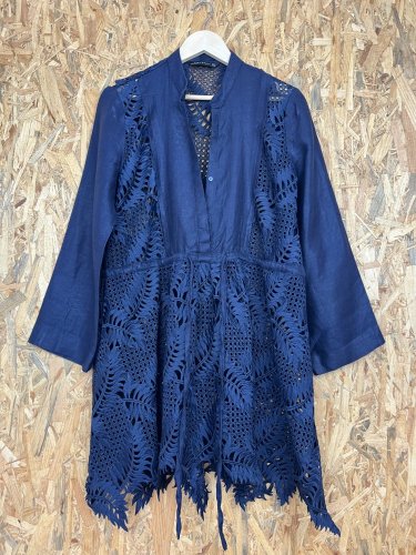 Nadčasové šaty ZARA s podílem lnu a bavlny