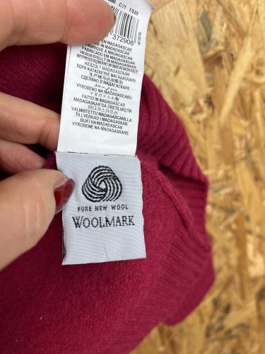 Vlněný svetr Springfield 100 % vlna