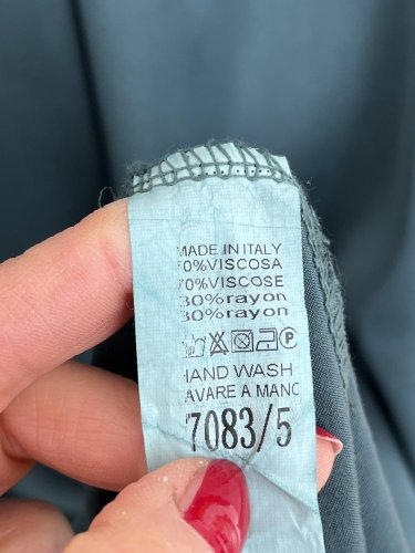Lesklé šaty Made in Italy 100 % viskoza