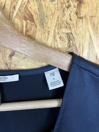 Nadčasové šaty Scotch&Soda s podílem viskozy a polyesteru