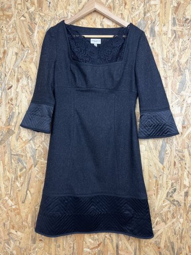 Zateplené šaty Karen Millen 70 % vlna