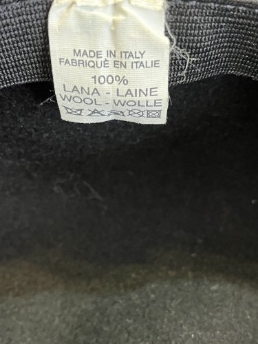 Vlněná bekovka Made in Italy 100 % vlna
