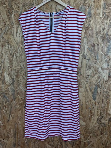 Šaty Tommy Hilfiger 100 % viskoza