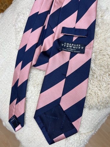 Hedvábná kravata Charles Tyrwhitt 100 % hedvábí