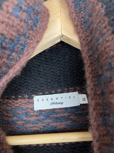 Oversize kardigan Essentiel 62 % vlna