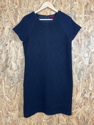 Šaty Hugo Boss 82 % polyester