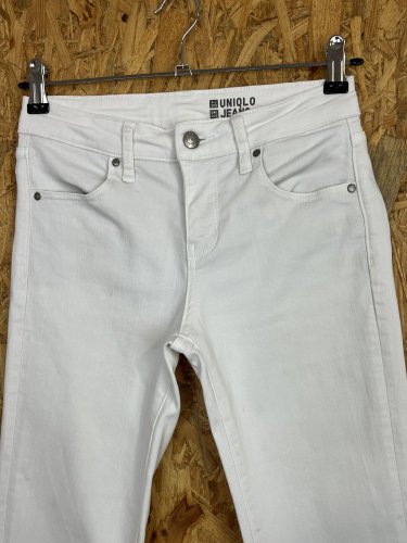 Skinny džíny Uniqlo s podílem bavlny a elastanu