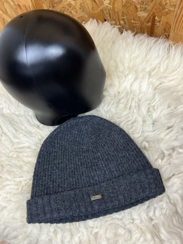 Zimní čepice Hugo Boss 100 % vlna