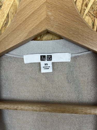 Kardigan Uniqlo 64 % modal