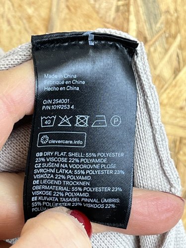 Roláková vesta H&M 23 % viskoza