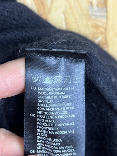 Zateplené šaty H&M 40 % angora 6 % vlna