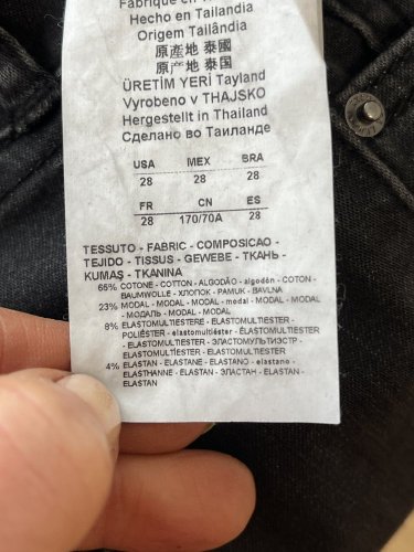 Pánské džíny Armani 65 % bavlna 23 % modal