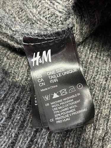 Zimní čepice H&M 70 % vlna