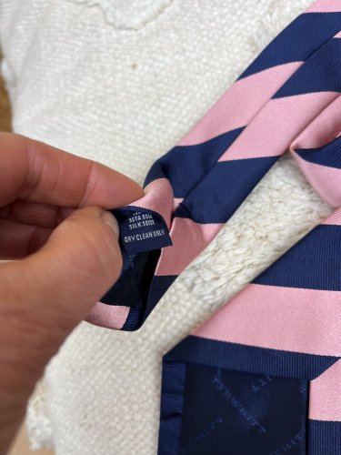 Hedvábná kravata Charles Tyrwhitt 100 % hedvábí