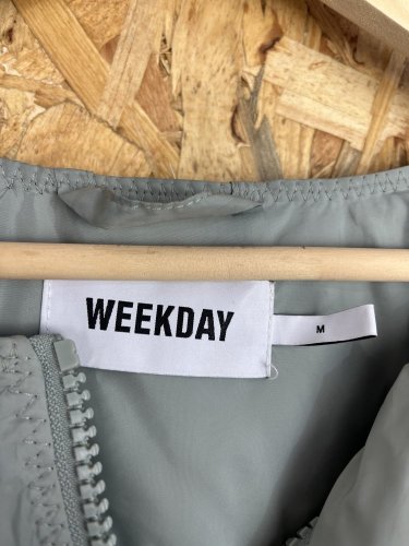 Prošívaná bunda Weekday 100 % polyester