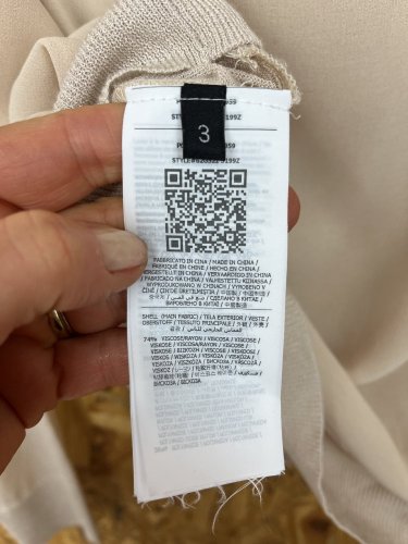 Svetr GUESS 74 % viskoza