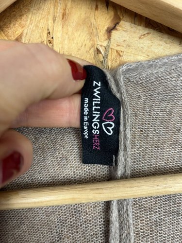 Prodloužený přehoz Zwillingsherz 40 % vlna 10 % kašmír