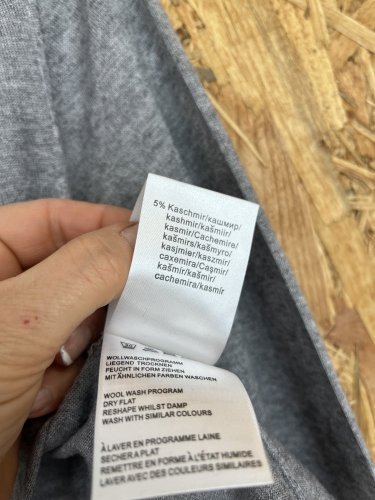 Crop svetr Madeleine 20 % bavlna 5 % kašmír