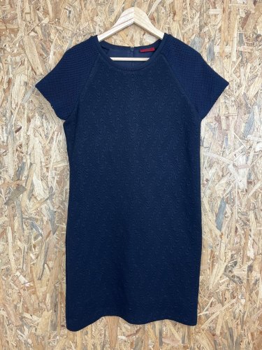 Šaty Hugo Boss 82 % polyester