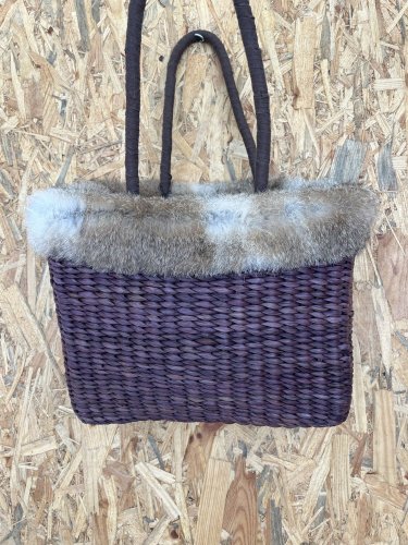 Proutěný košík Handmade 100 % pravá kožešina