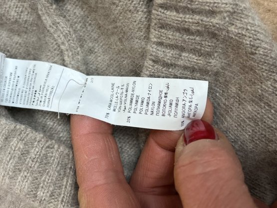 Zimní čepice Benetton 70 % vlna 10 % angora