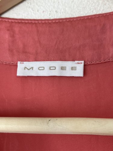 Prodloužená tunika Modee 100 % viskoza