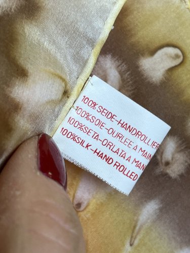 Hedvábný šátek Made in China 100 % hedvábí