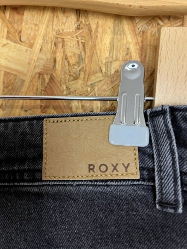 Džíny ROXY s podílem bavlny a elastanu