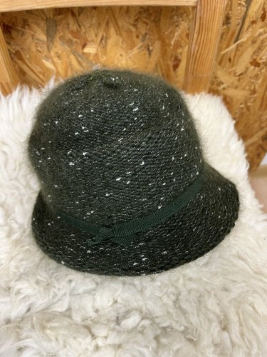 Klobouk Made with Love s podílem angory a vlny