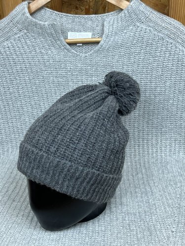 Zimní čepice Sisley 25 % vlna