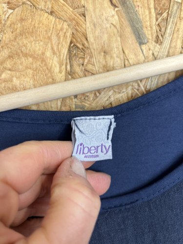 Asymetrický top Liberty 100 % len a 100 % bavlna
