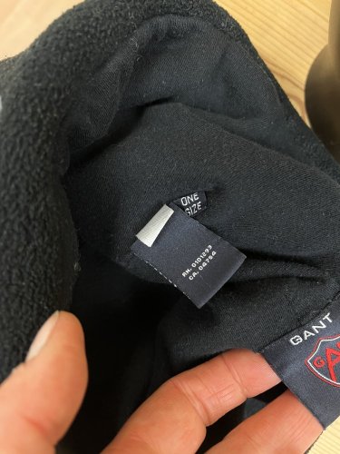 Čepice GANT 100 % fleece