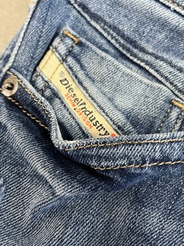 Skinny džíny Diesel s podílem bavlny a elastanu