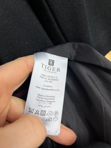 Šaty Tiger of Sweden 70 % viskoza