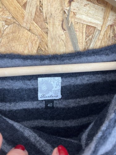 Vlněné šaty Deerberg 80 % vlna 20 % bavlna