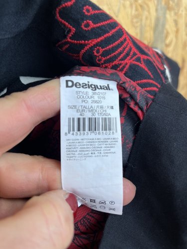 Bavlněné šaty Desigual 83 % bavlna