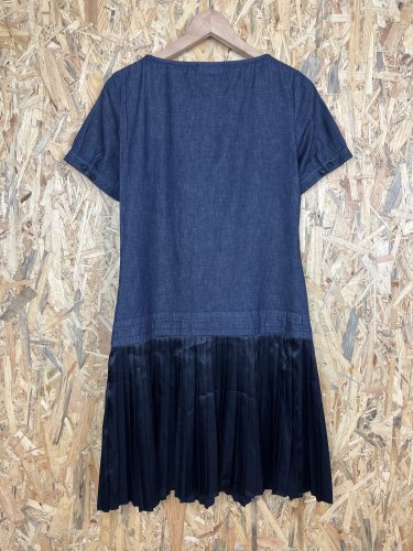 Nadčasové šaty MaxCo. 97 % polyester