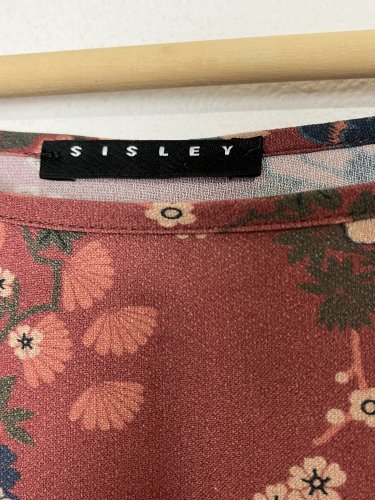 Krásné šaty Sisley 100 % viskoza