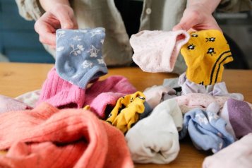 5 způsobů, jak znovu použít staré ponožky k řešení vašich domácích prací