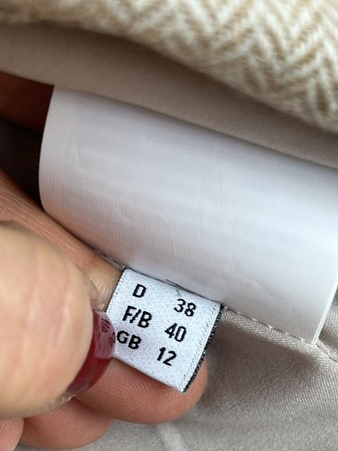 Přírodní šaty Madeleine 31 % viskoza 30 % vlna 5 % hedvábí
